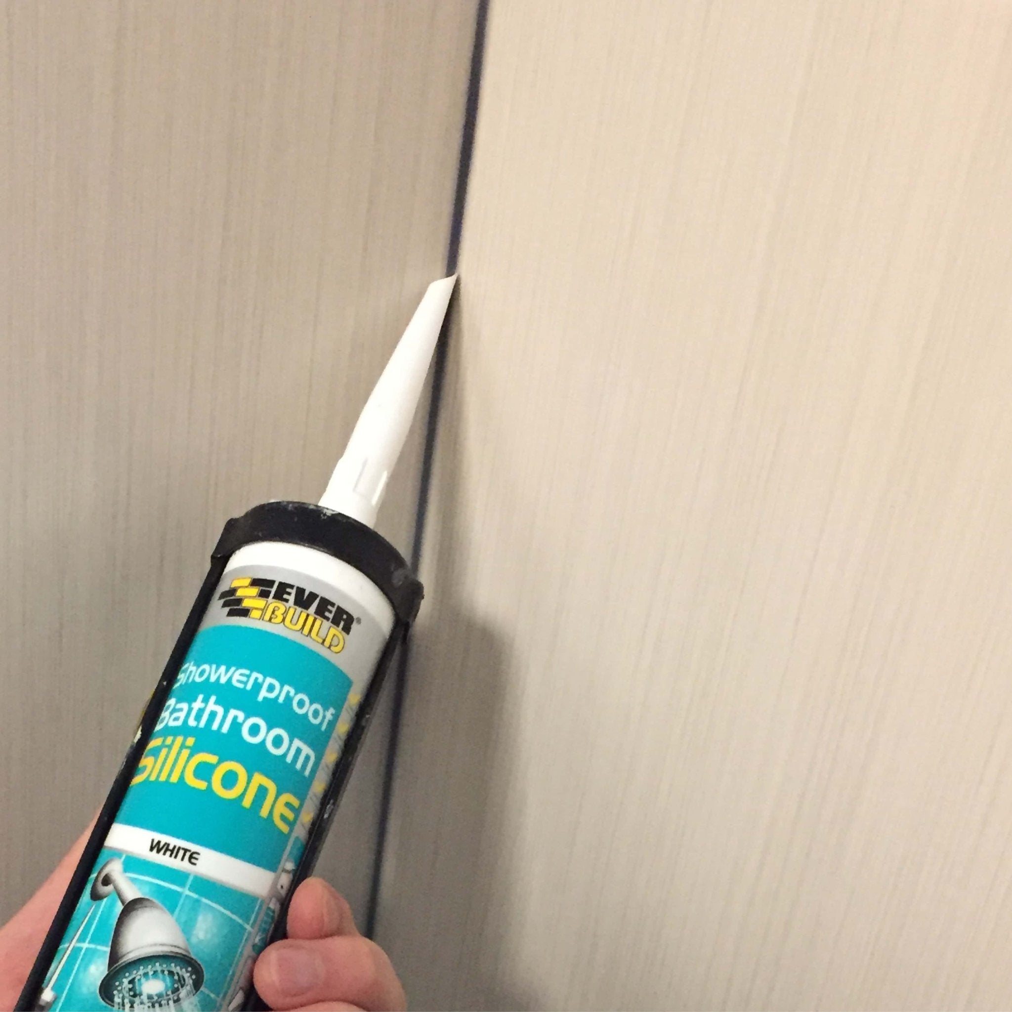 Everbuild showerproof bathroom silicone white tile junction close fillet